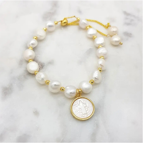 Bracelet Freshwater Pearl w/ St Benedict Medal